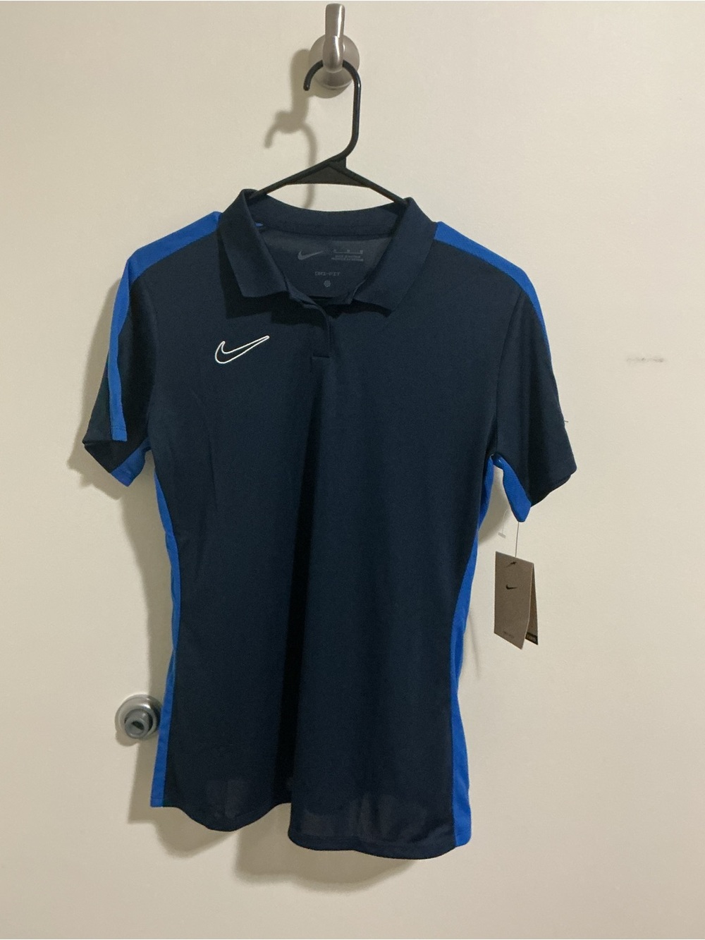 new Nike Women’s Golf Tennis Navy and Royal Blue Performance Polo Medium NWT